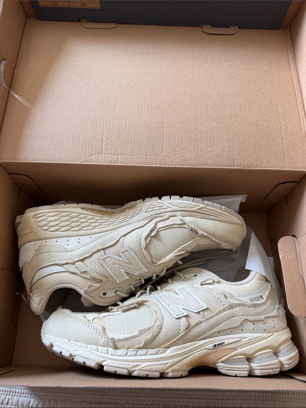 New Balance 2002R in Sandstone | Sz 8 women